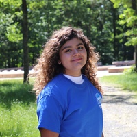 Elana Anaya.